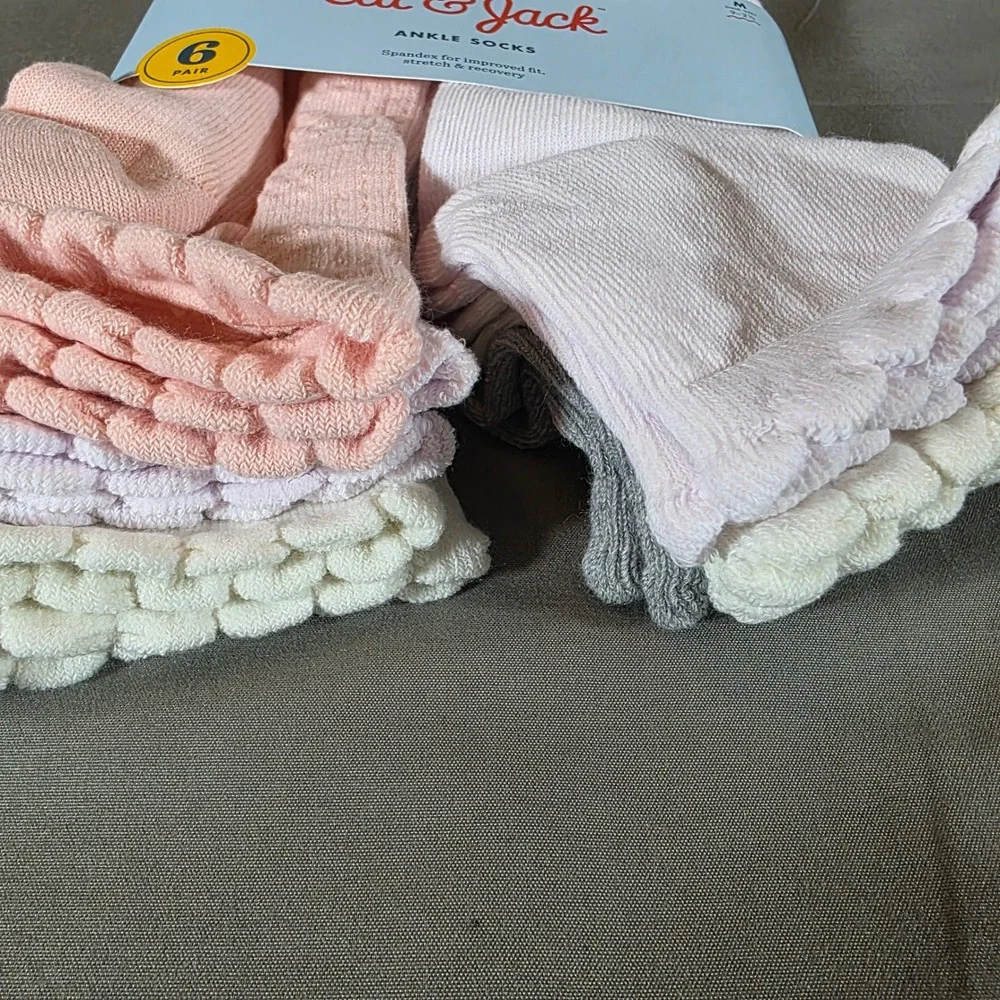 Cat & Jack Girls 6 Pair Ankle Socks M 9-2.5 Pastel Ruffle Edge Pointelle Knit